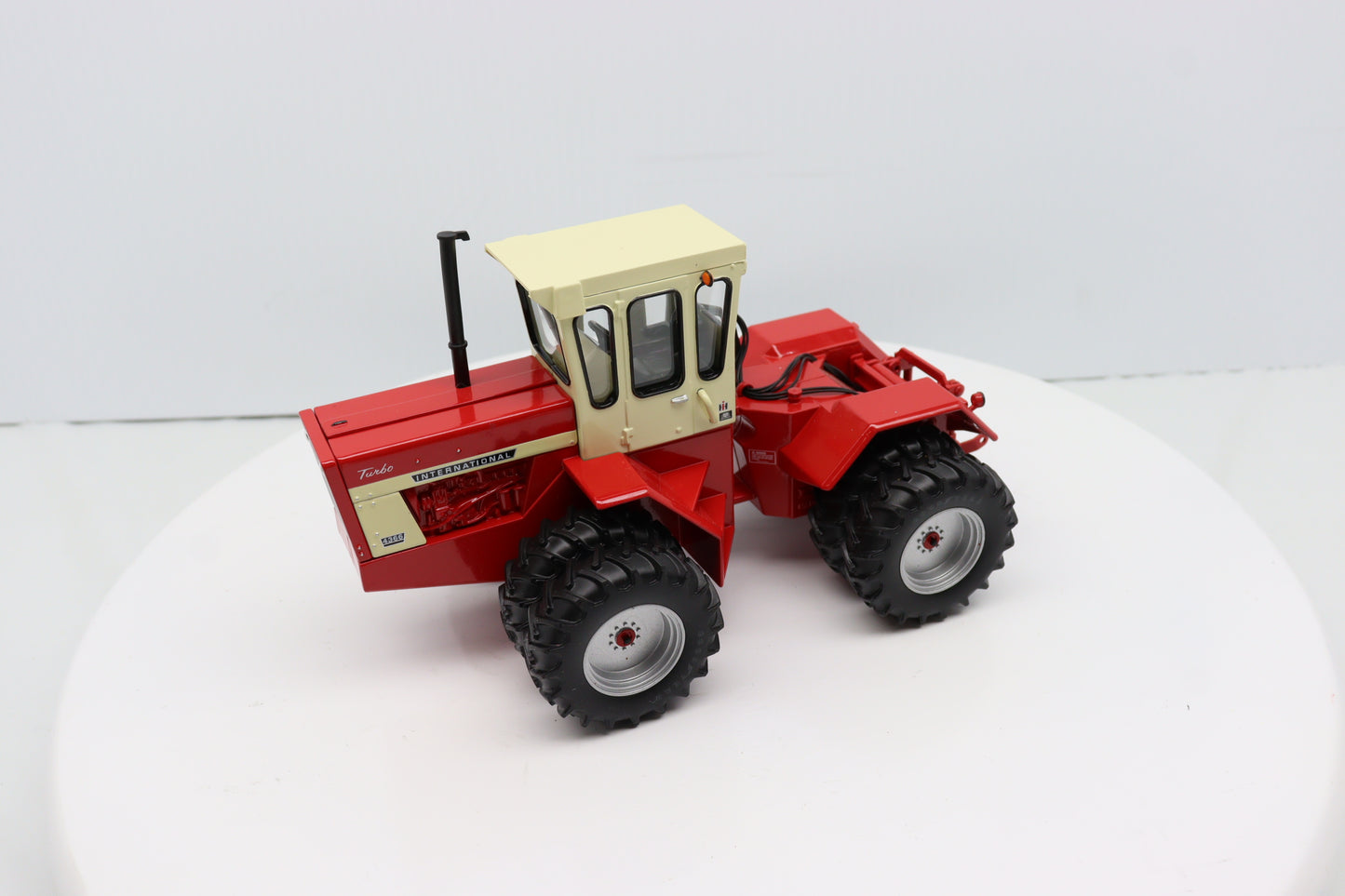 1/32 International 4366