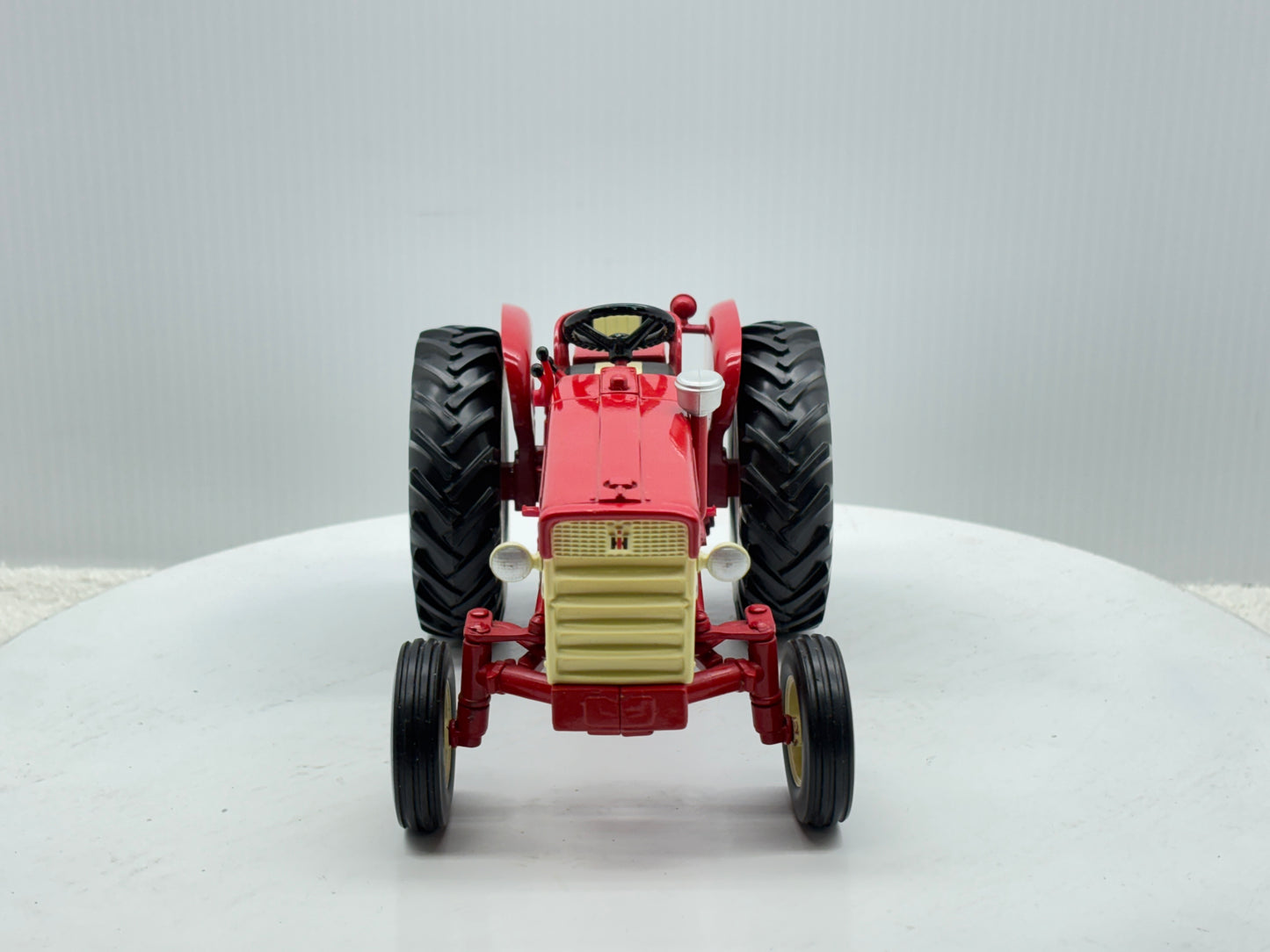 1/16 International 460 Utility
