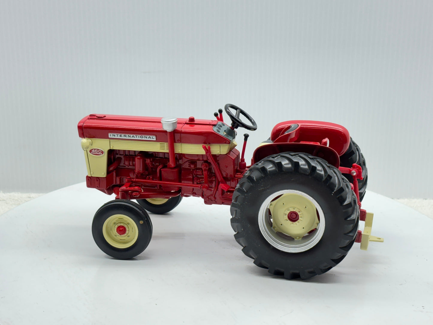 1/16 International 460 Utility