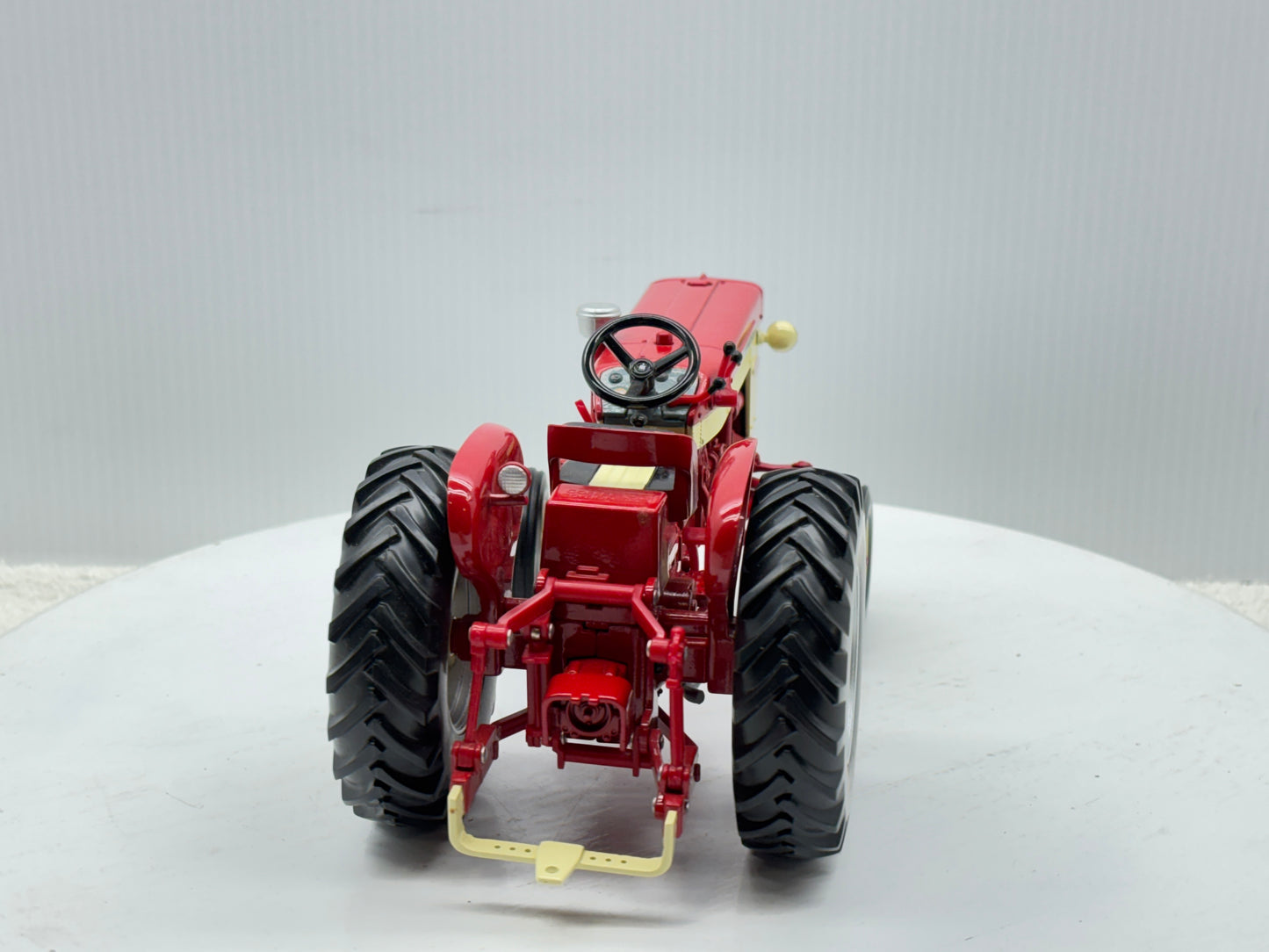 1/16 International 460 Utility
