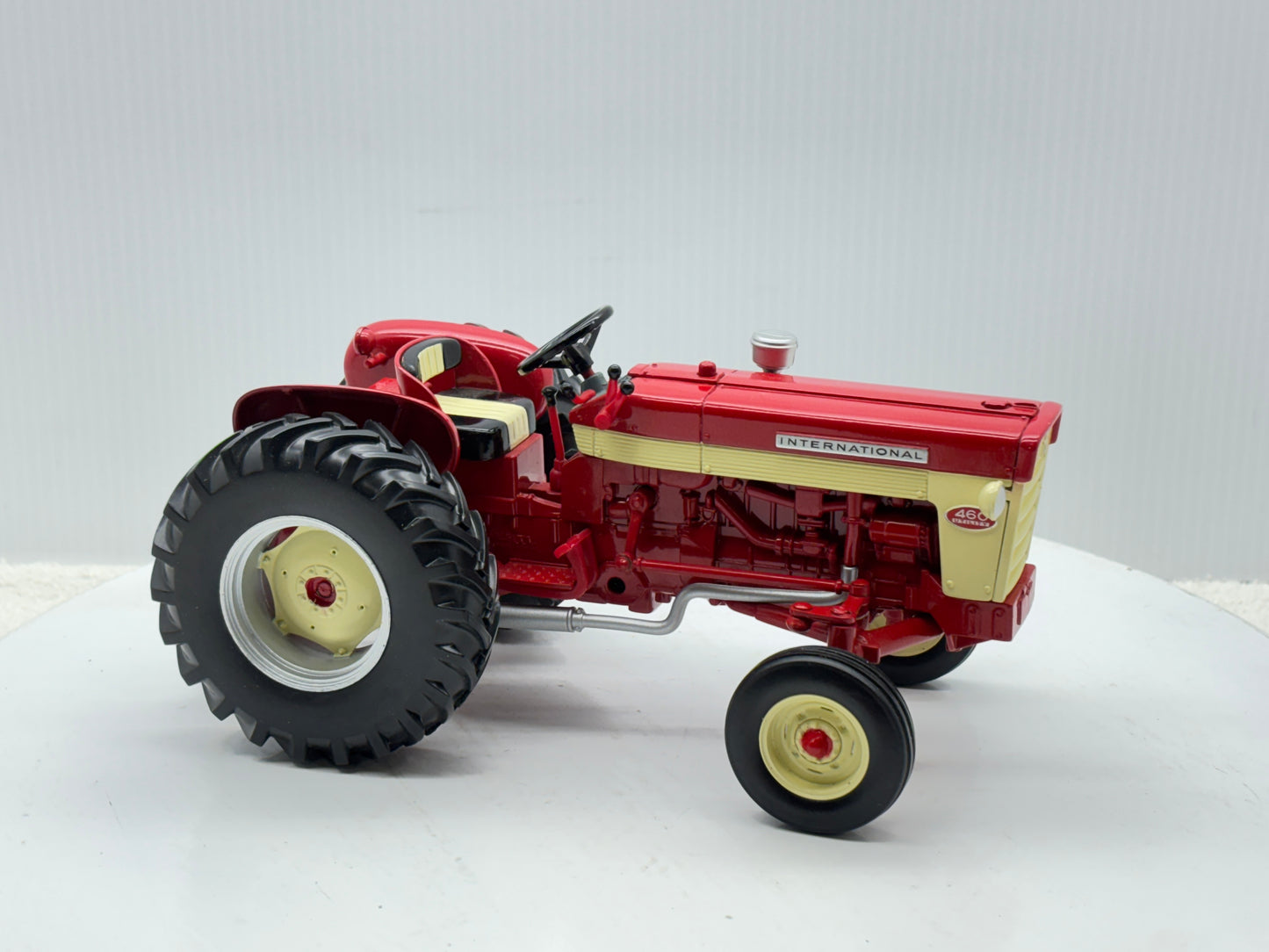 1/16 International 460 Utility