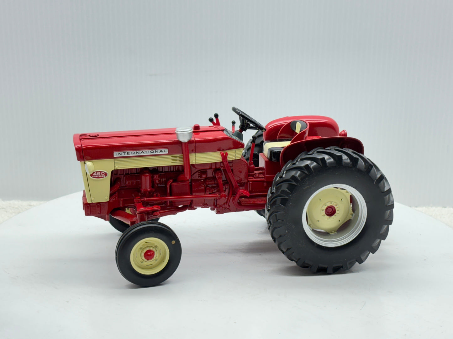1/16 International 460 Utility