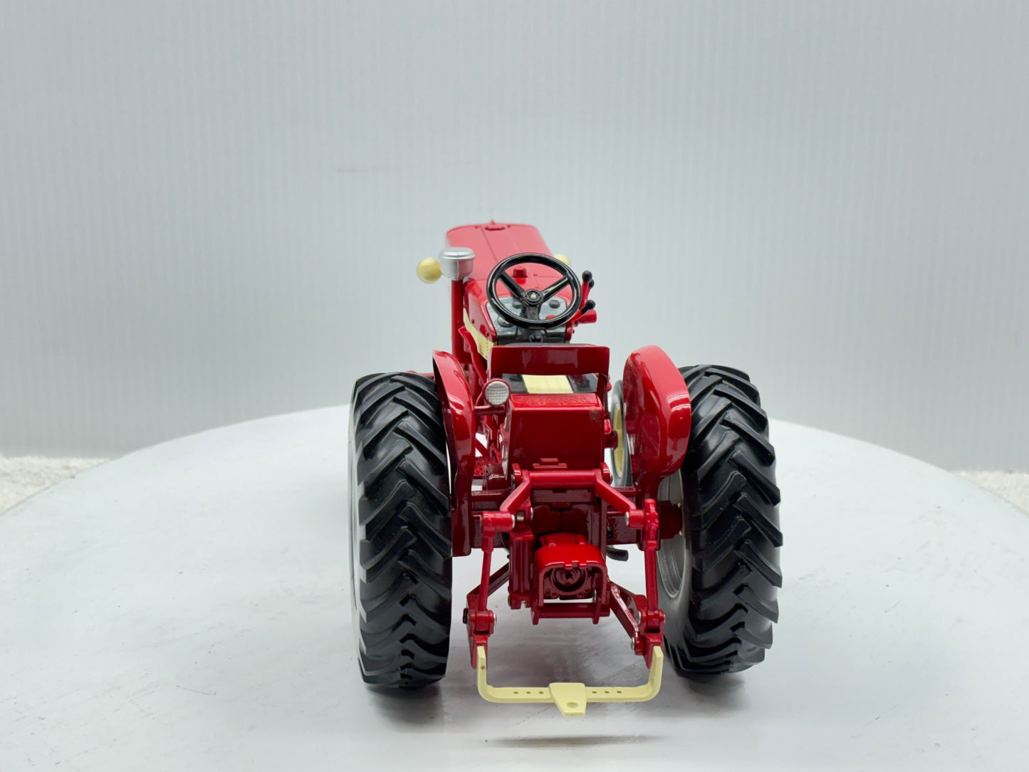 1/16 International 460 Utility