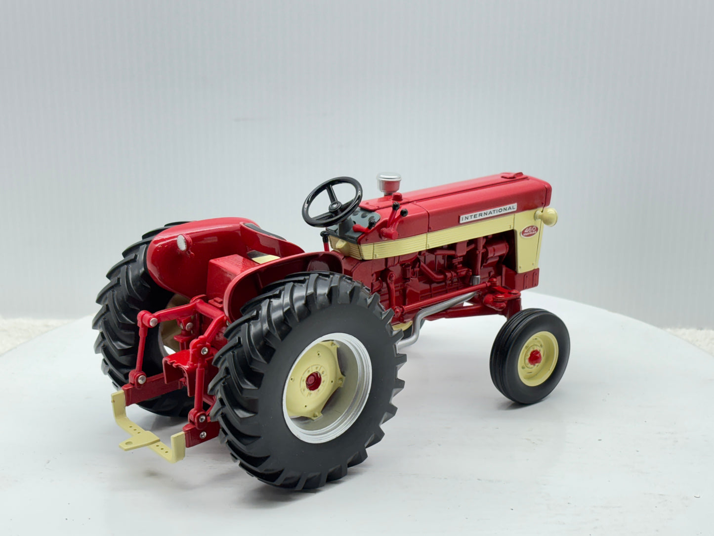 1/16 International 460 Utility