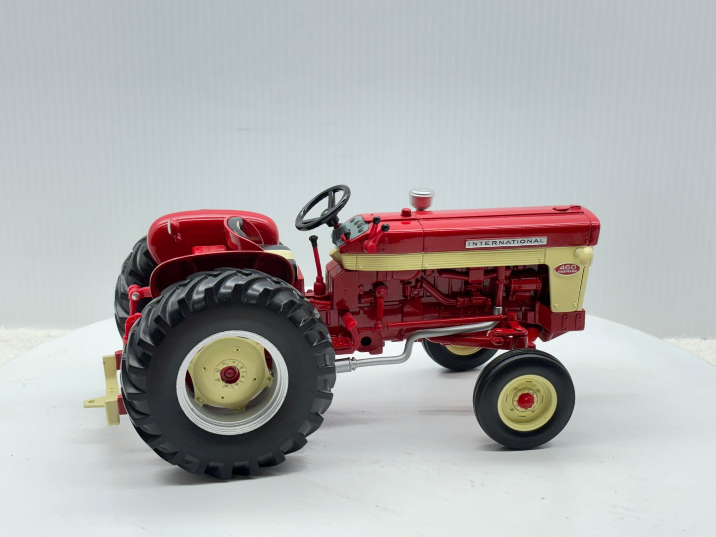 1/16 International 460 Utility