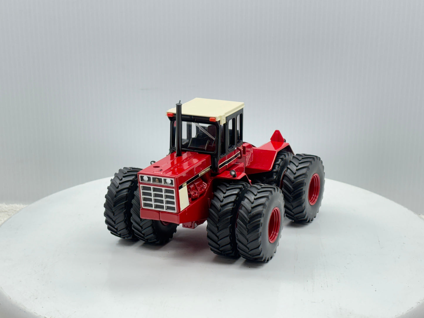 1/32 International 4786 NFTS