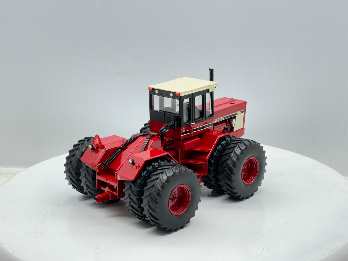 1/32 International 4786 NFTS