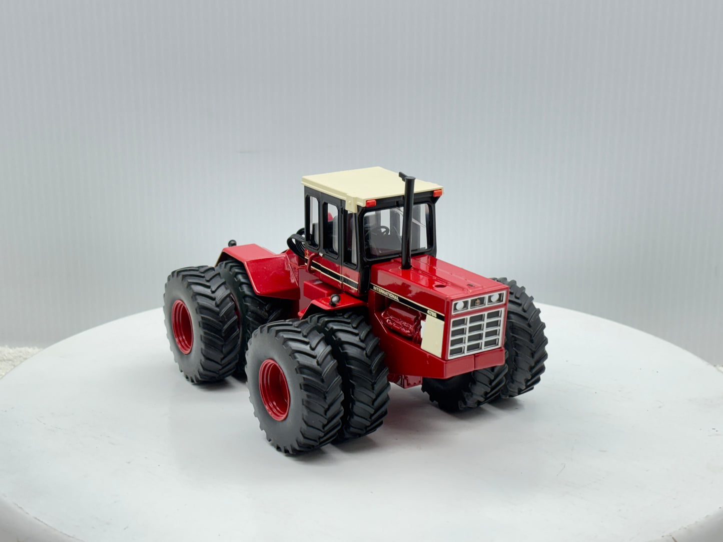 1/32 International 4786 NFTS