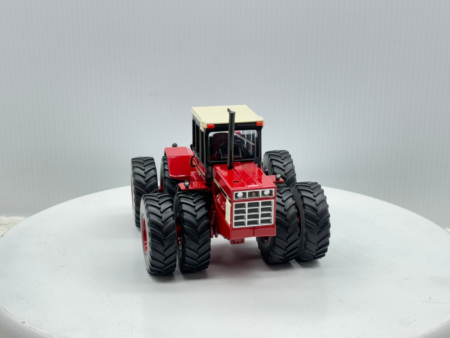 1/32 International 4786 NFTS