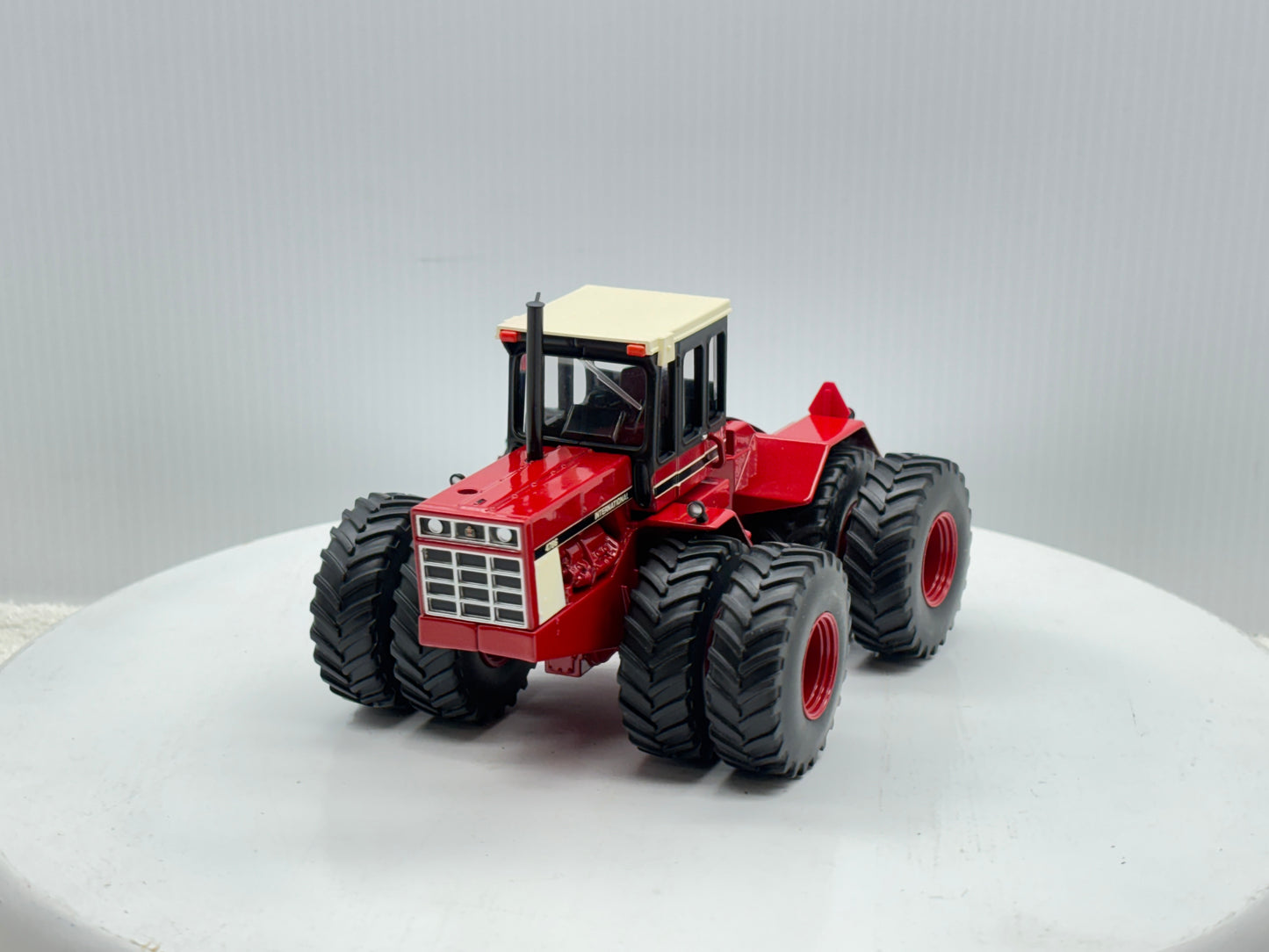 1/32 International 4786 NFTS