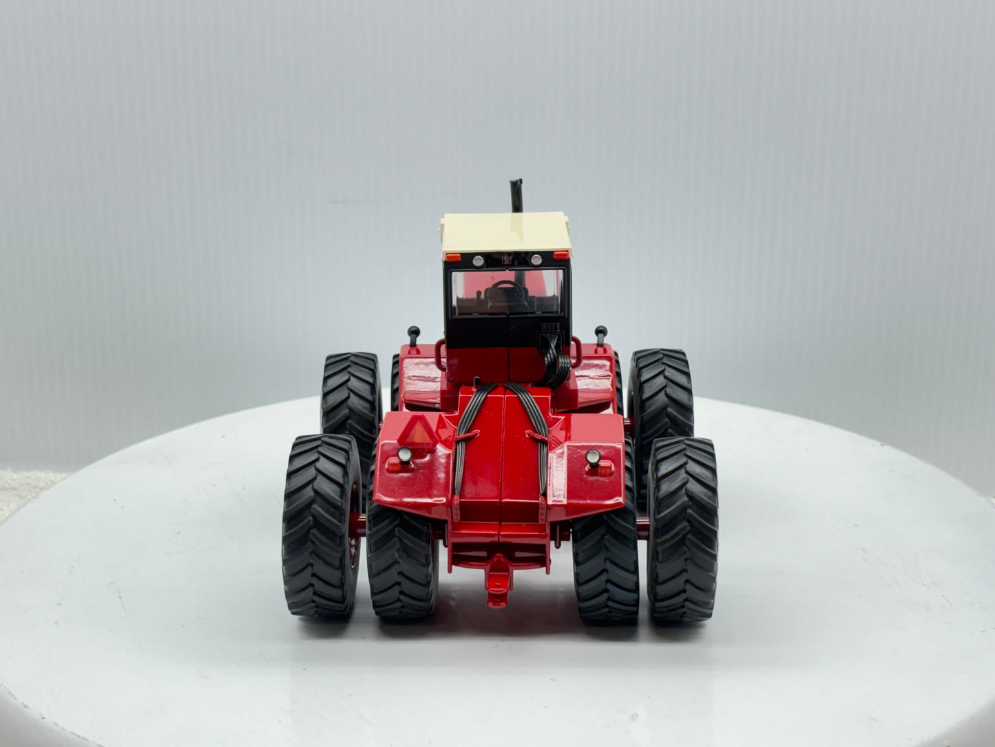 1/32 International 4786 NFTS