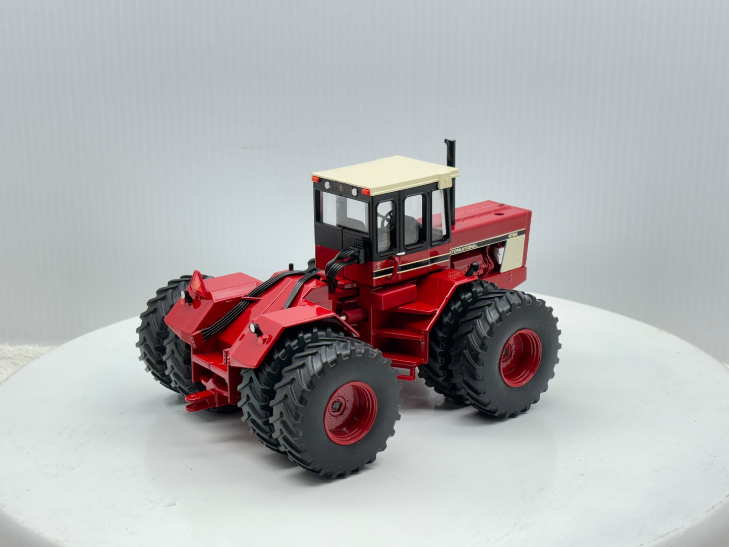 1/32 International 4786 NFTS