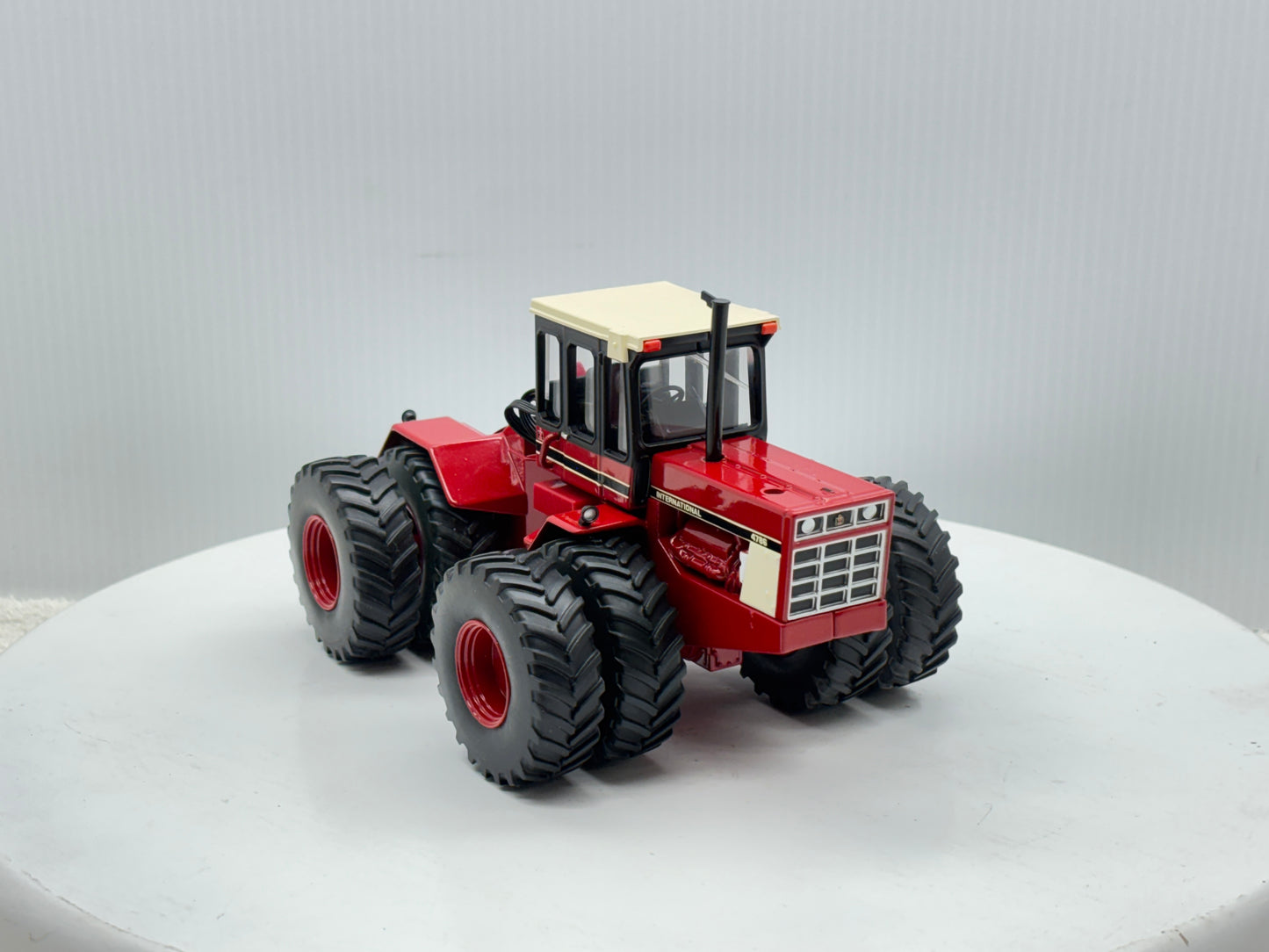 1/32 International 4786 NFTS
