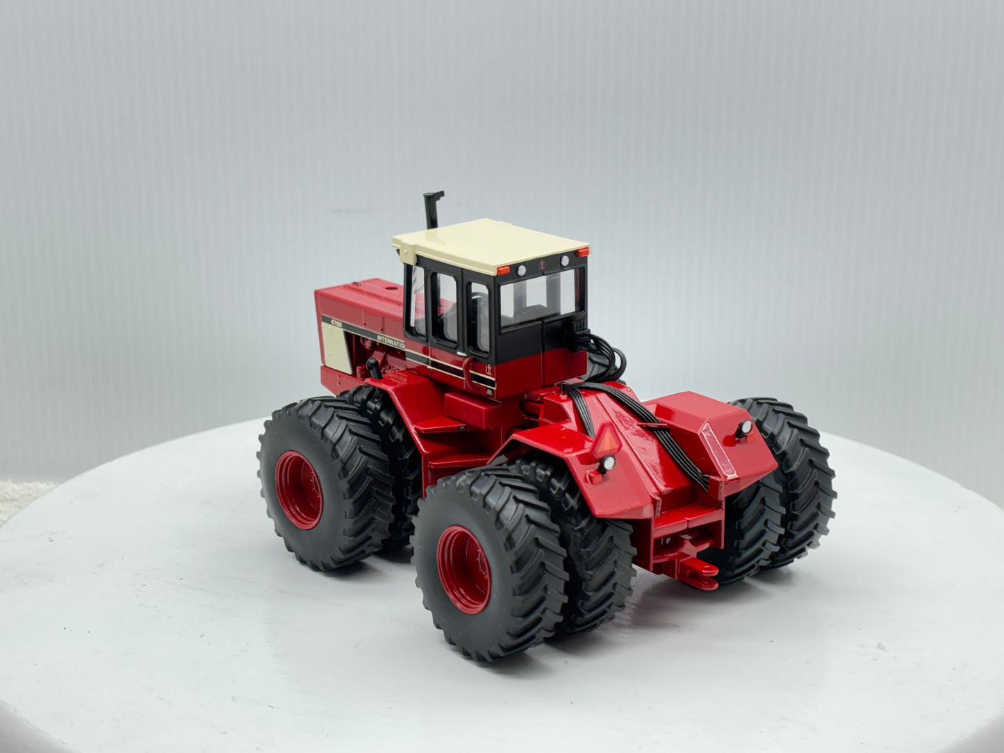 1/32 International 4786 NFTS