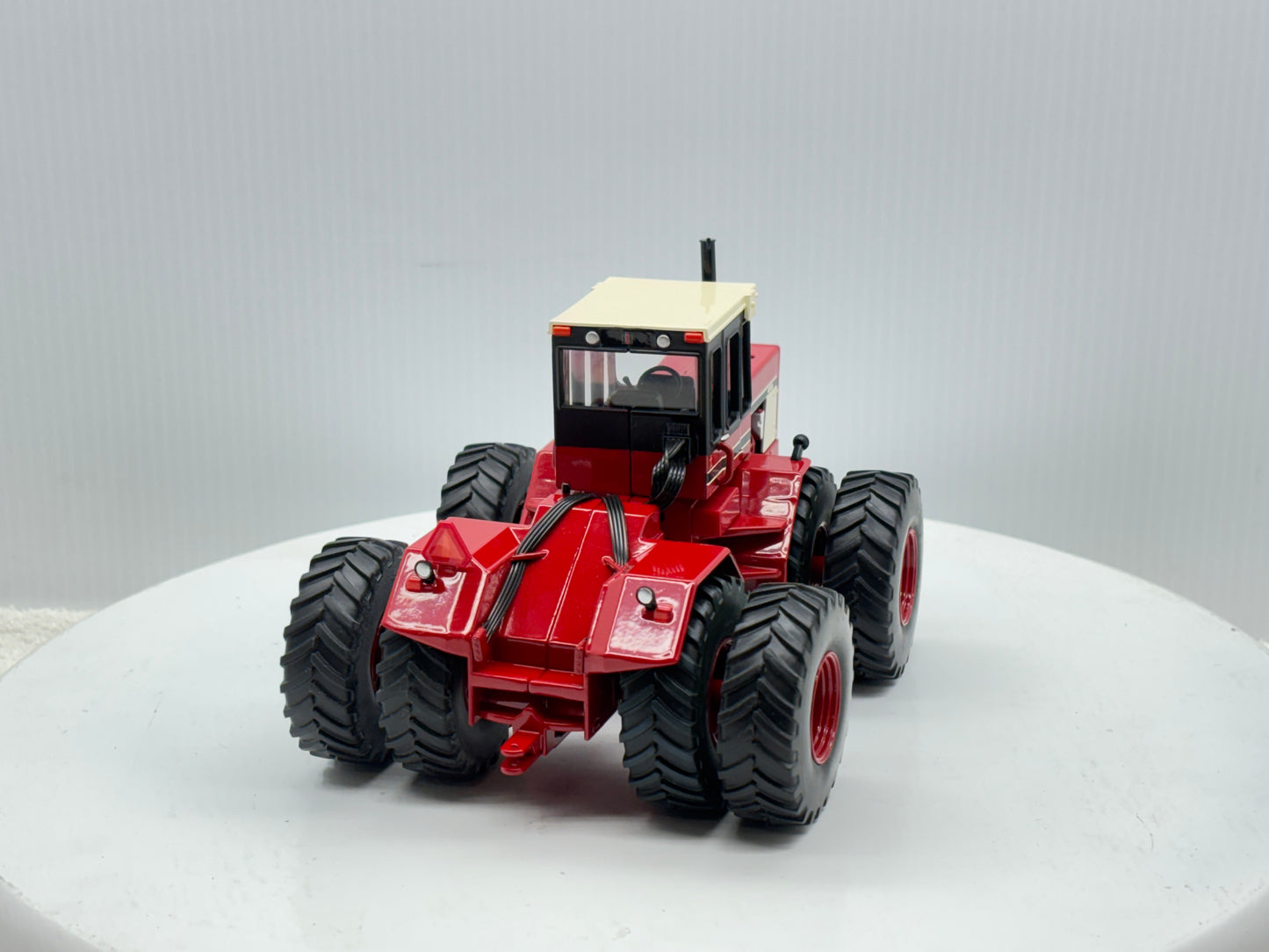 1/32 International 4786 NFTS
