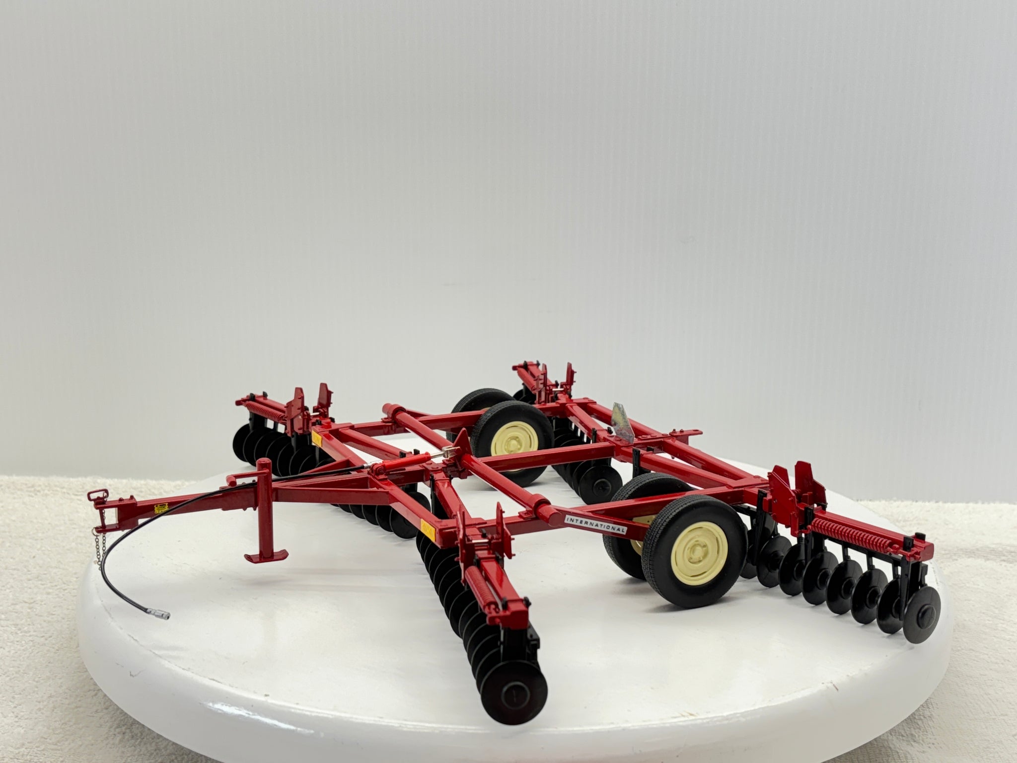 1/16 International 480 Custom