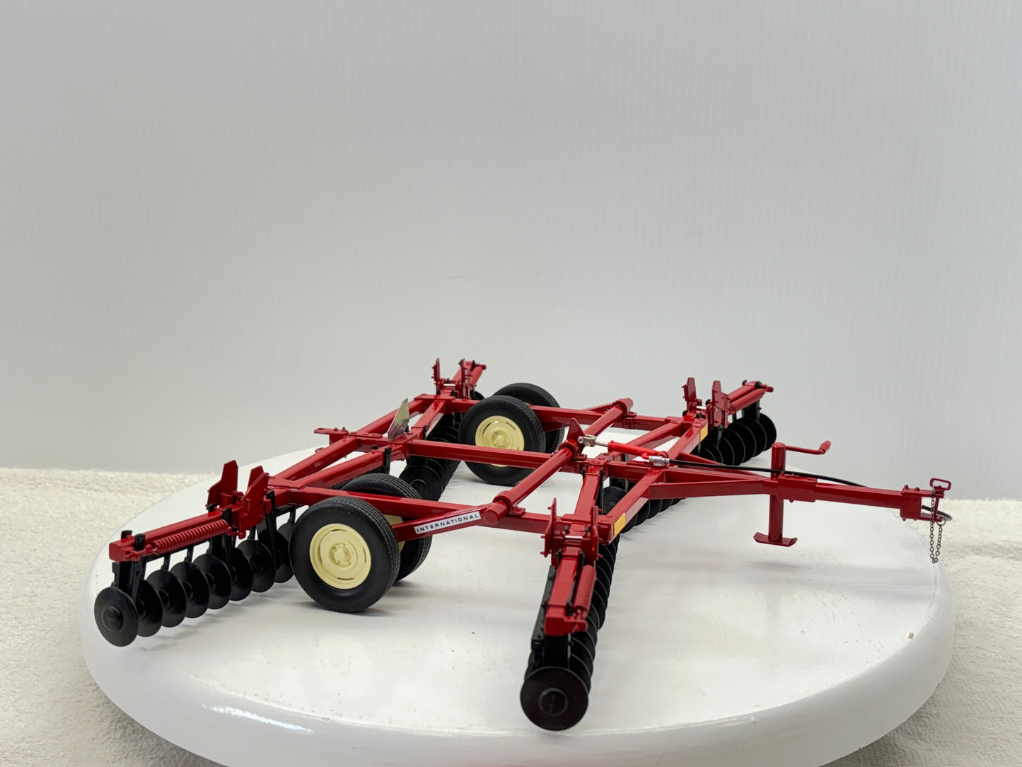 1/16 International 480 Custom