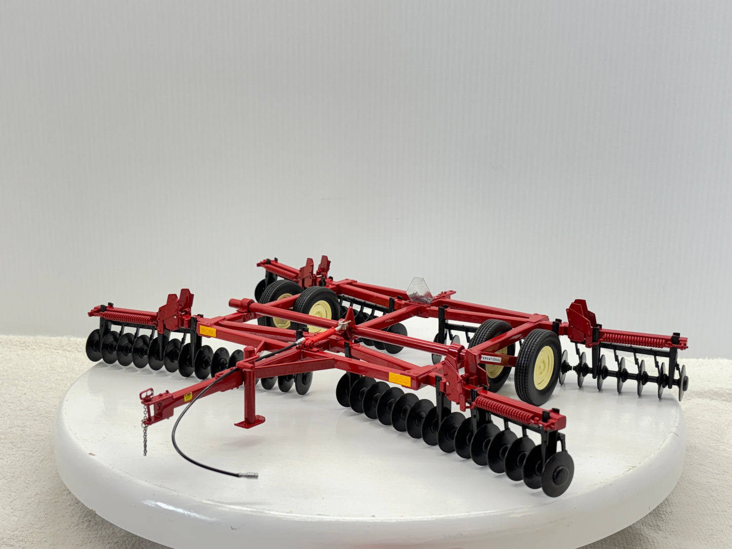 1/16 International 480 Custom