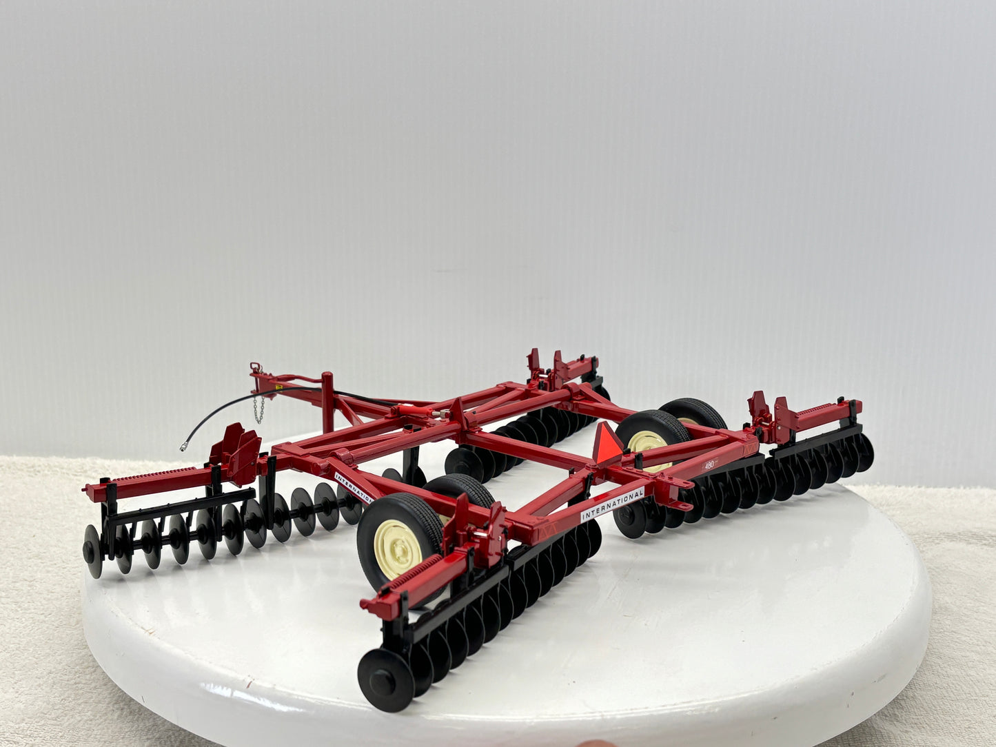 1/16 International 480 Custom