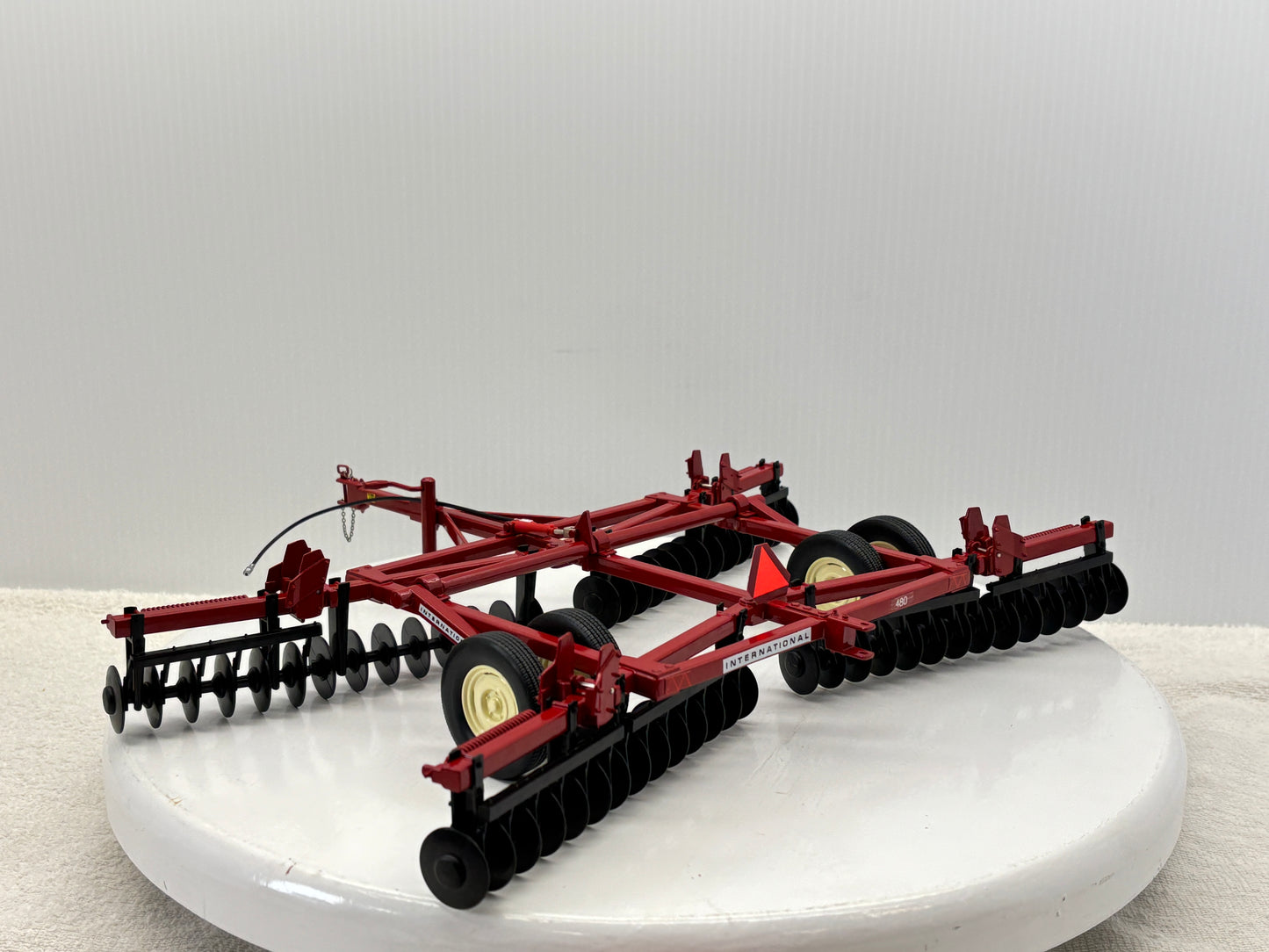 1/16 International 480 Custom