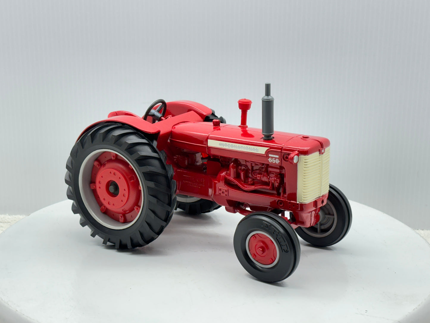 1/16 International 650