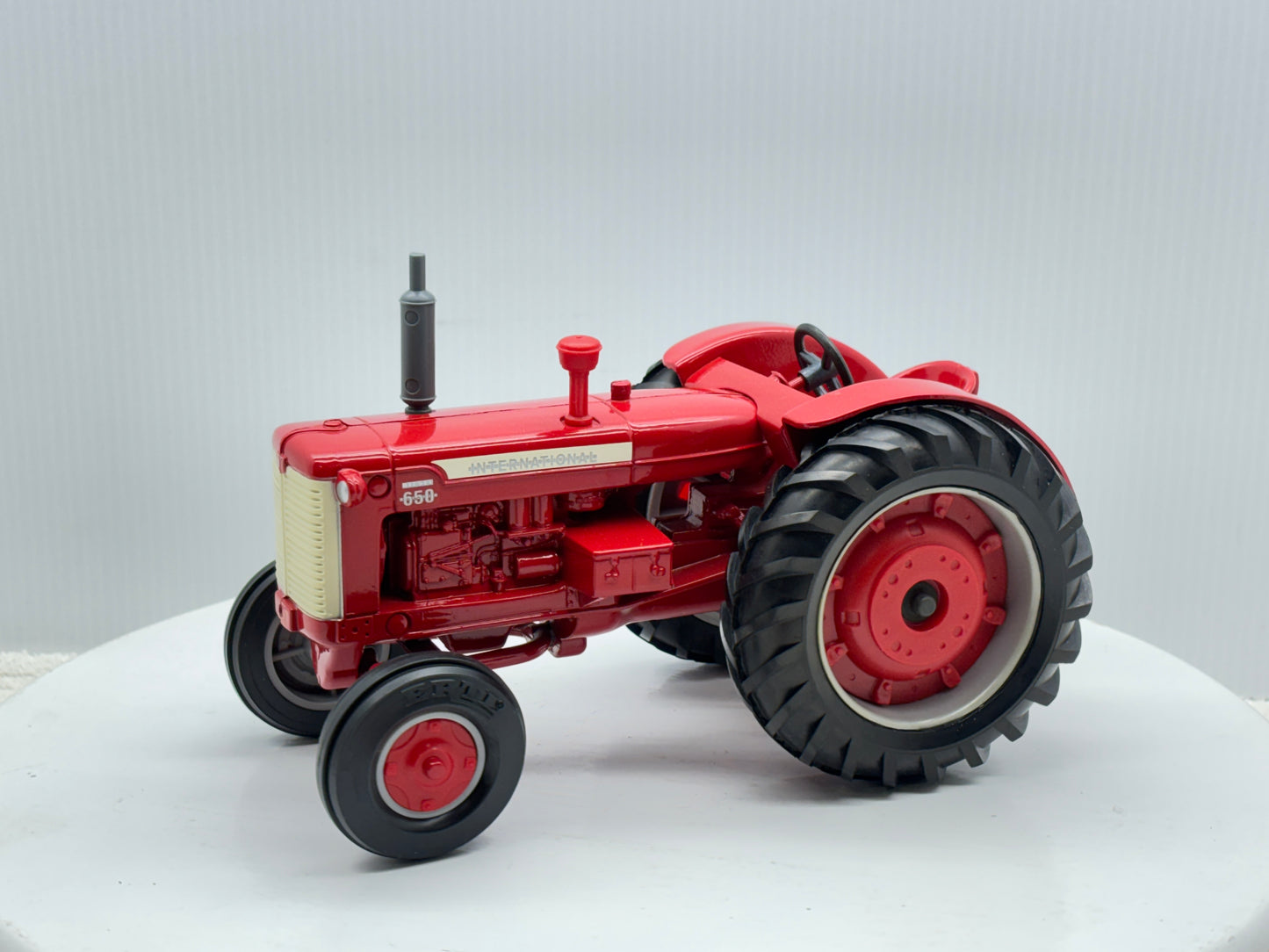 1/16 International 650