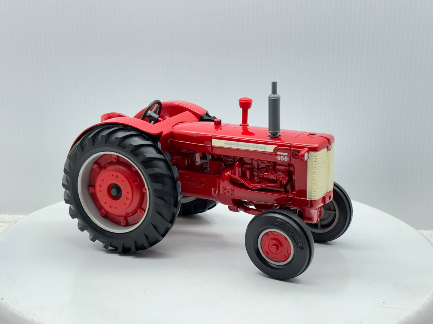 1/16 International 650