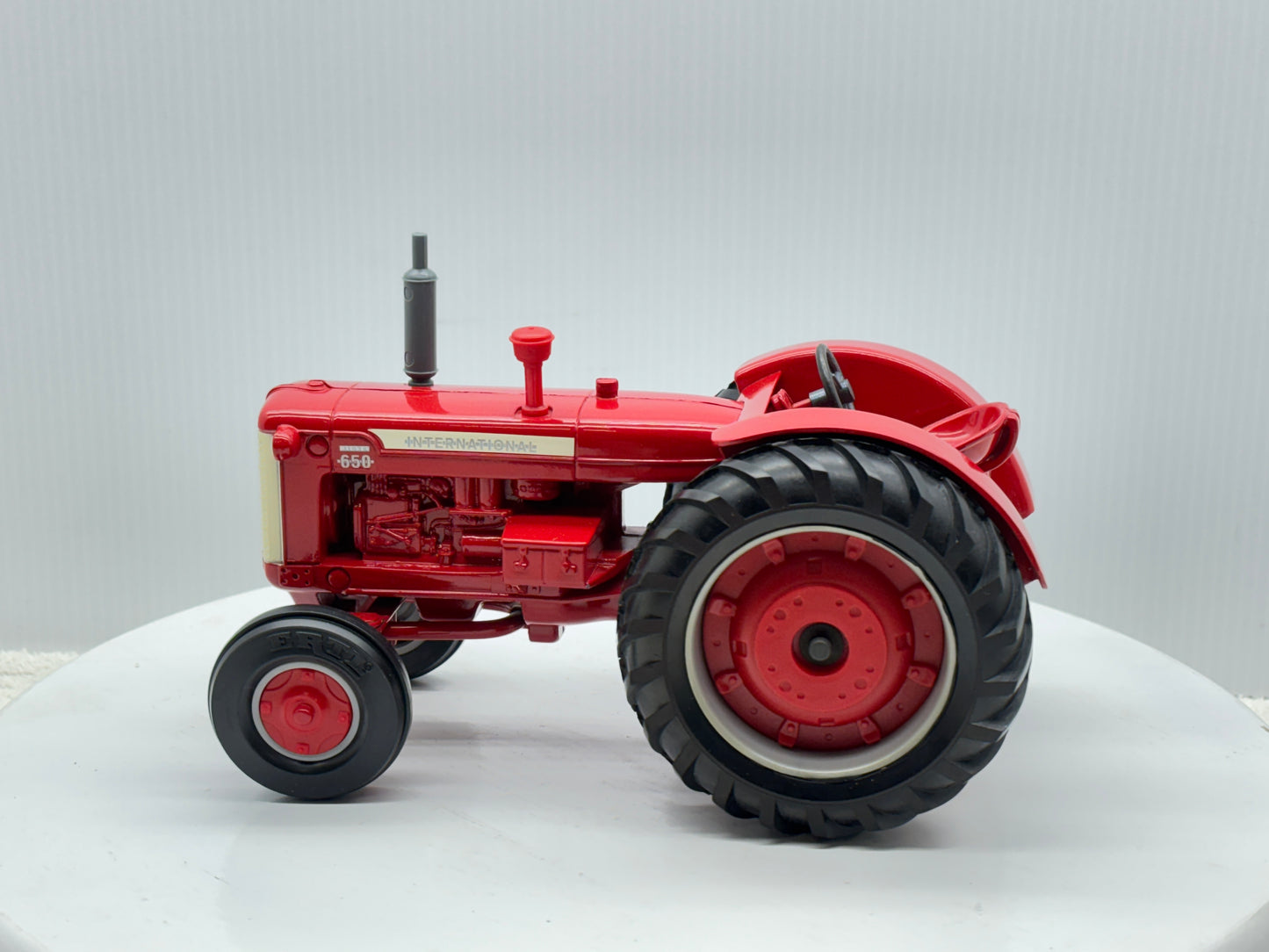 1/16 International 650