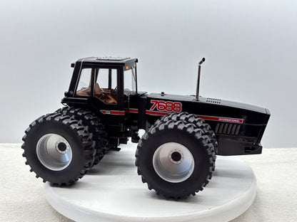 1/16 International 7688 Black