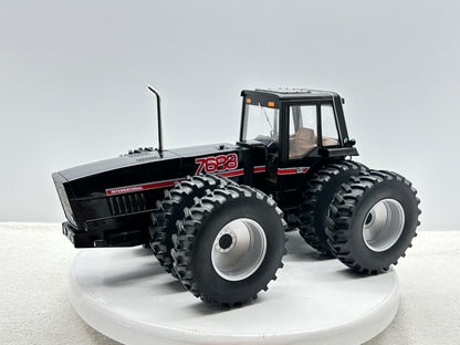 1/16 International 7688 Black