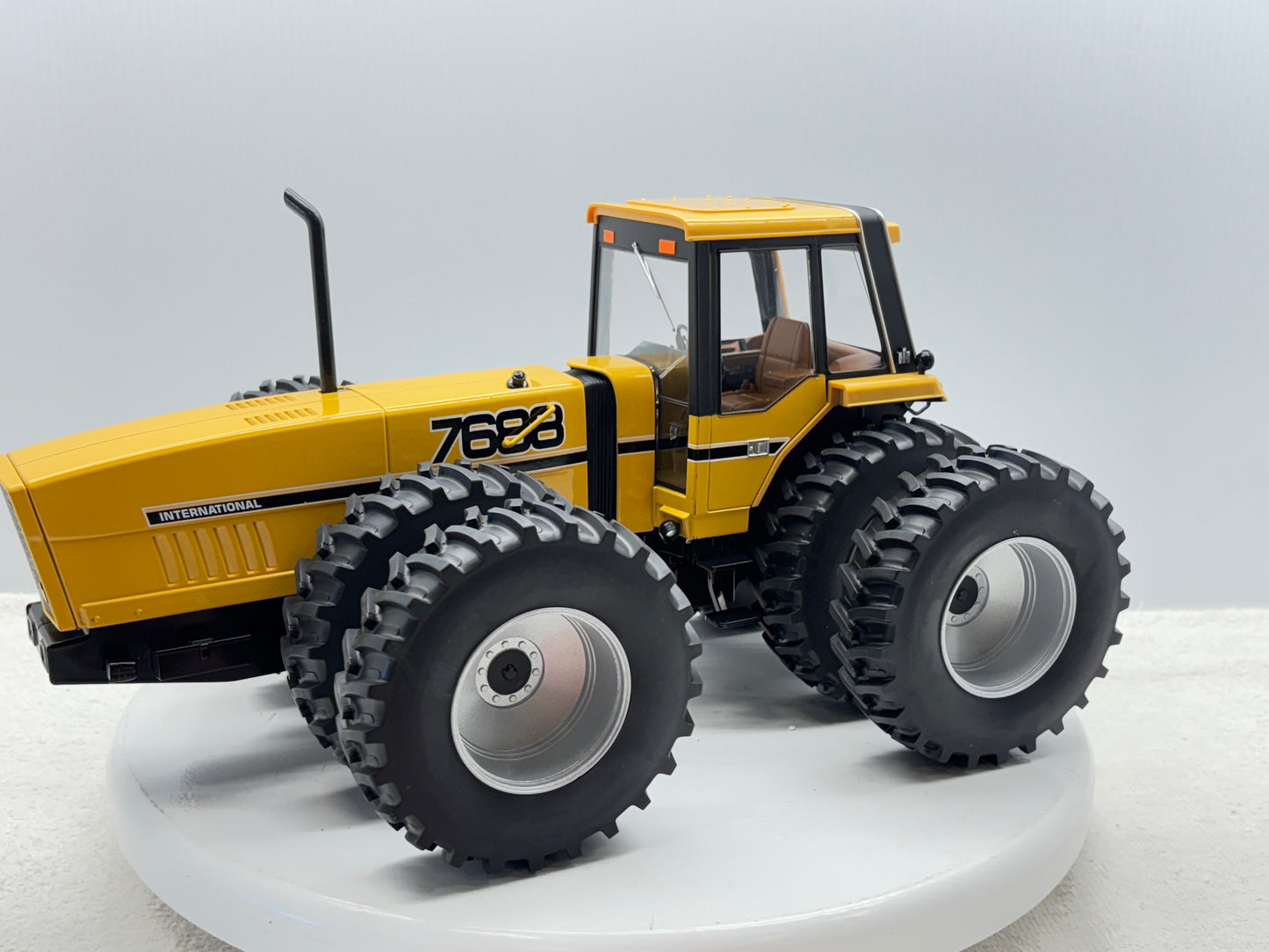 1/16 International 7688 Industrial