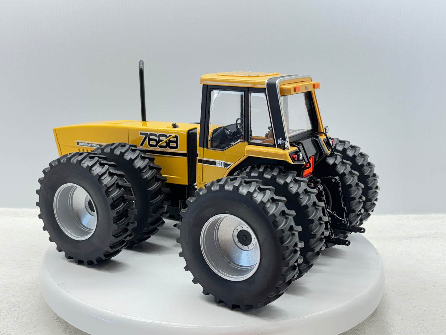 1/16 International 7688 Industrial