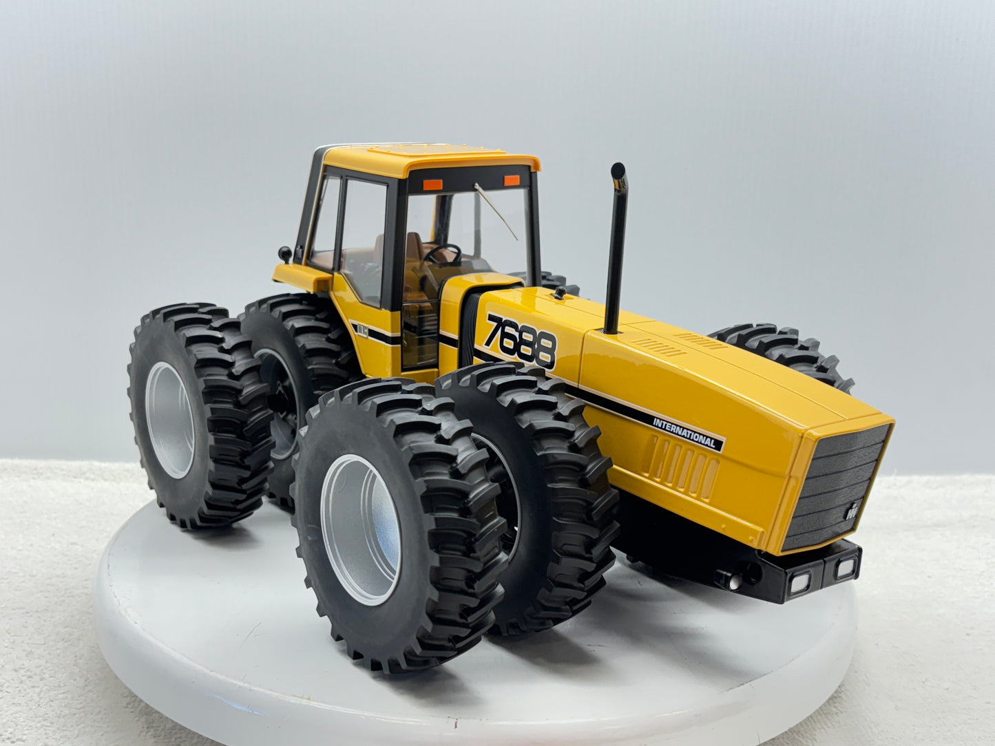 1/16 International 7688 Industrial