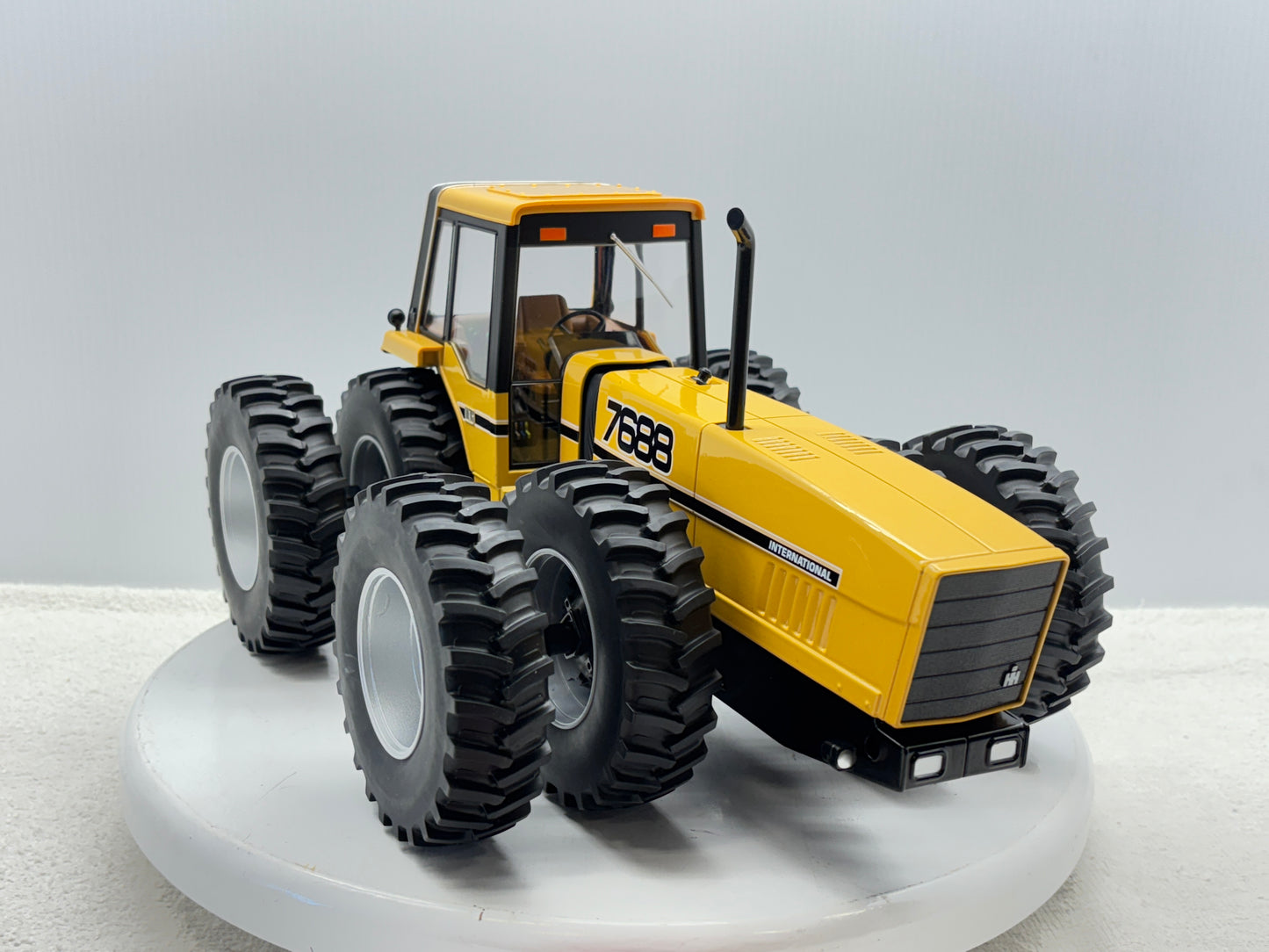 1/16 International 7688 Industrial