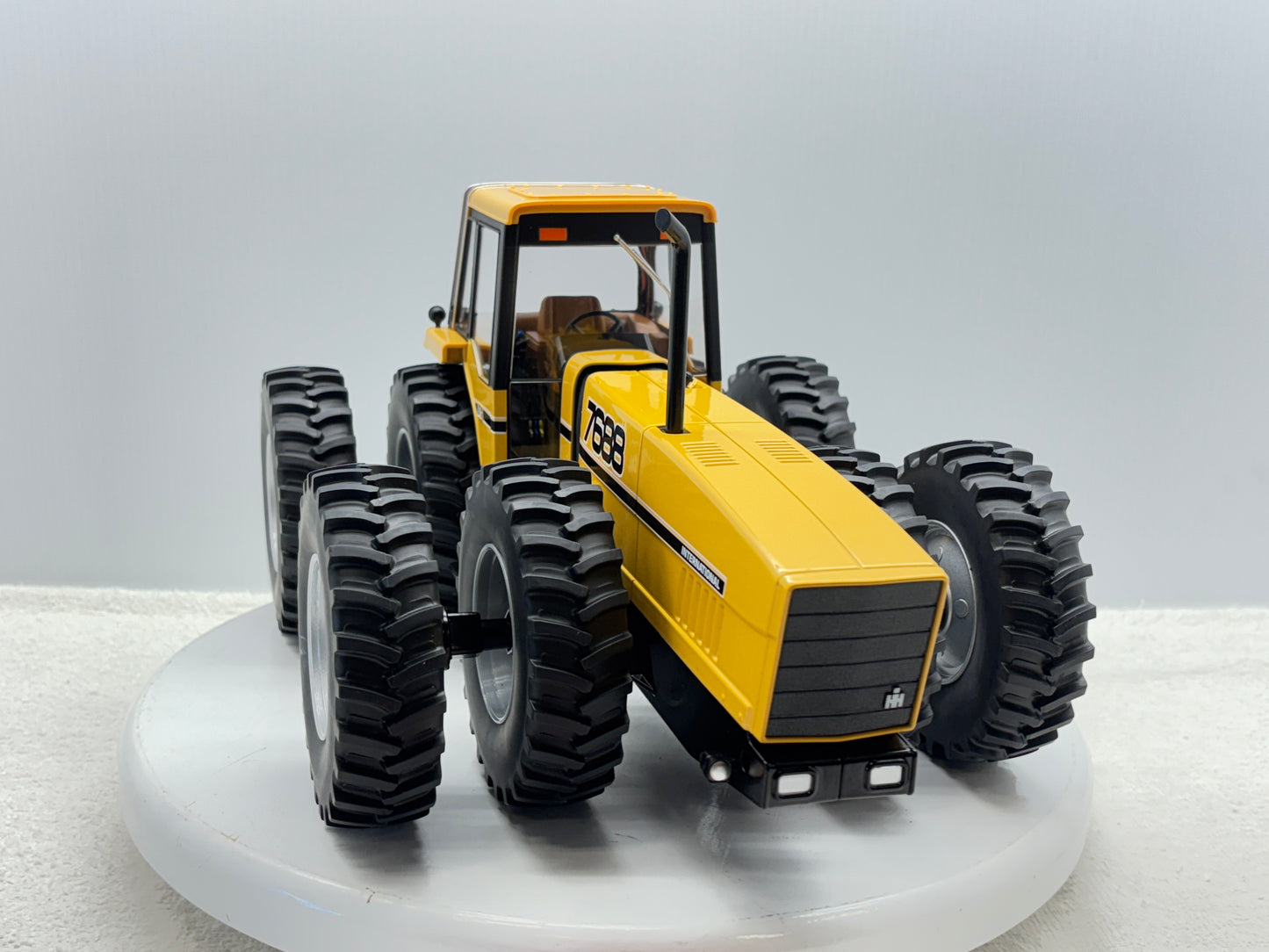 1/16 International 7688 Industrial