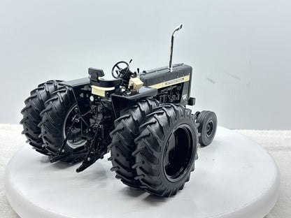 1/16  International 856 Black