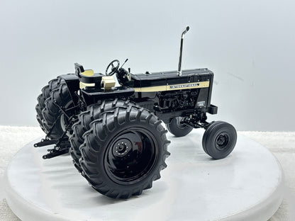 1/16  International 856 Black