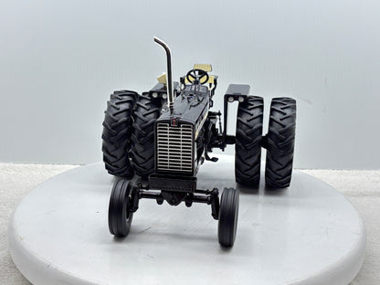 1/16  International 856 Black