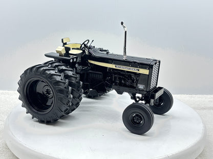 1/16  International 856 Black