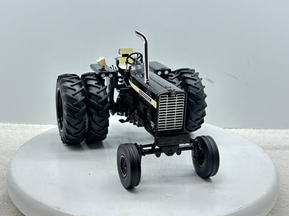 1/16  International 856 Black