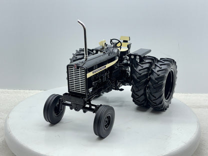 1/16  International 856 Black