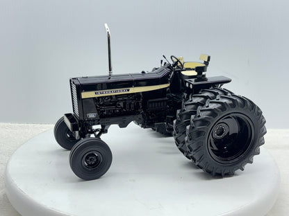 1/16  International 856 Black