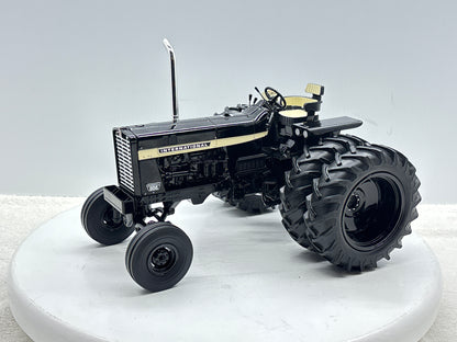 1/16  International 856 Black