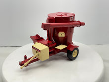 1/16 International 950