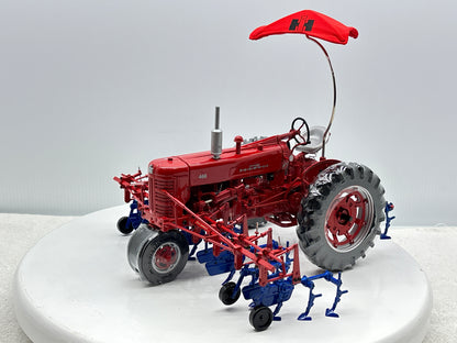 1/16 International Farmall 400 with Cultivator