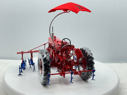 1/16 International Farmall 400 with Cultivator