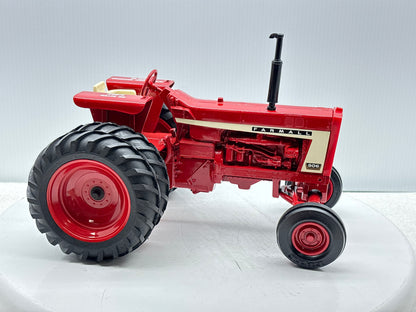 1/16 International Farmall 806 WMSTR