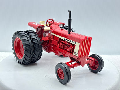1/16 International Farmall 806 WMSTR