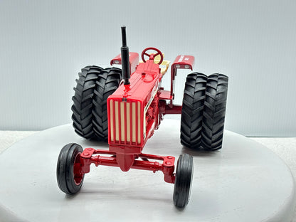 1/16 International Farmall 806 WMSTR