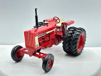 1/16 International Farmall 806 WMSTR